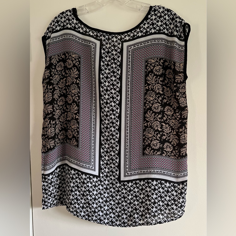 Rose and Thyme sleeveless blouse. Size S